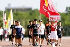 F1联赛掀起高潮,姑苏白虎队读秒扳平徽州天狼队,高压逼抢奏功——中场绞杀压制对手-九游平台